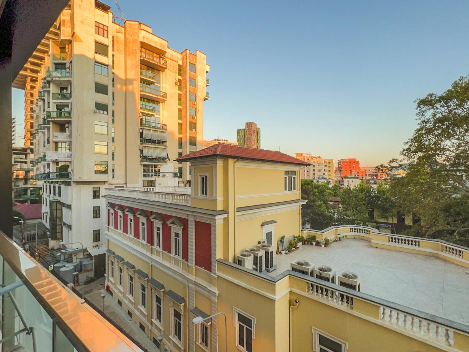 Downtown Grand Comfort Tirana Exterior photo