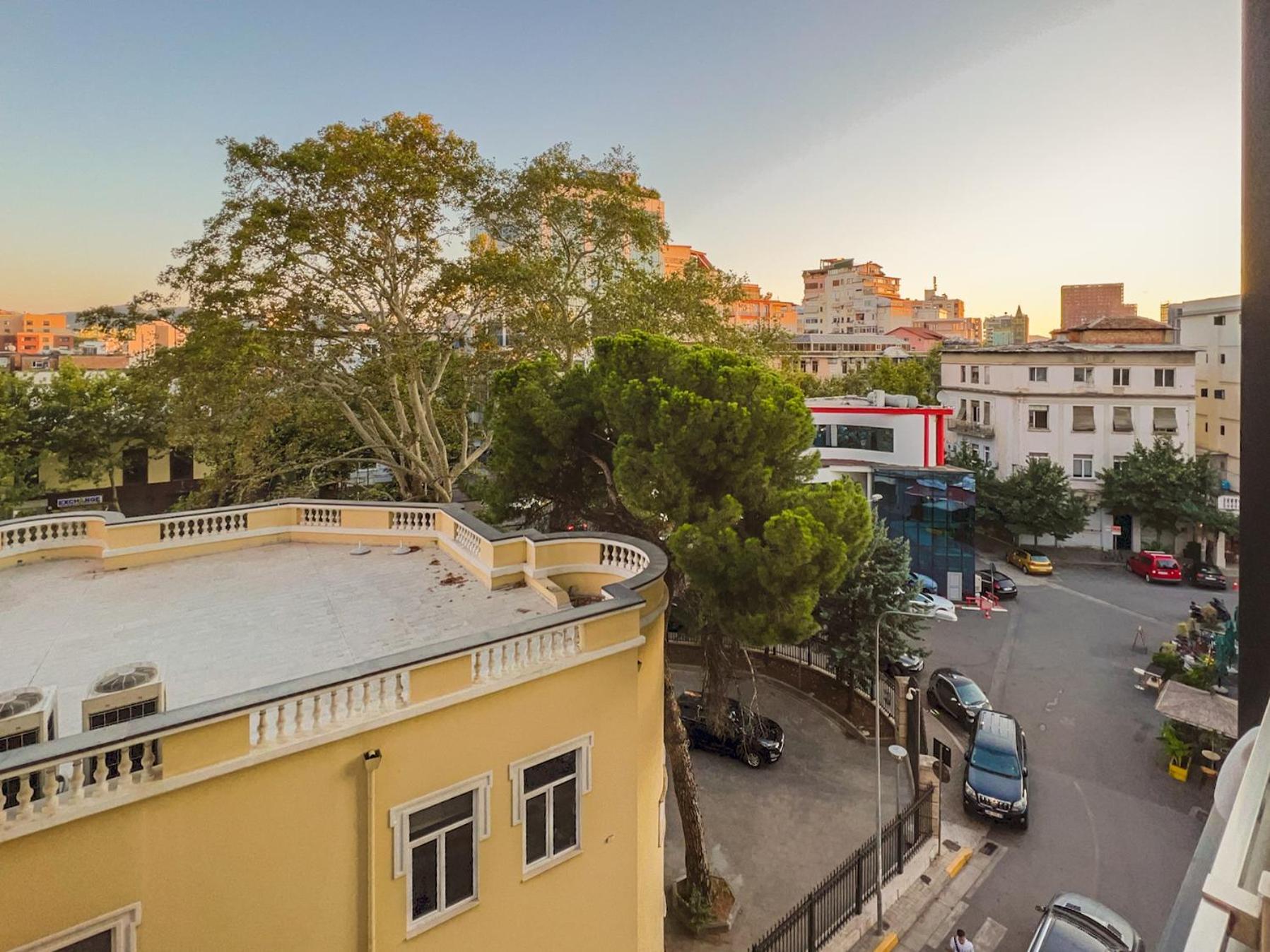 Downtown Grand Comfort Tirana Exterior photo