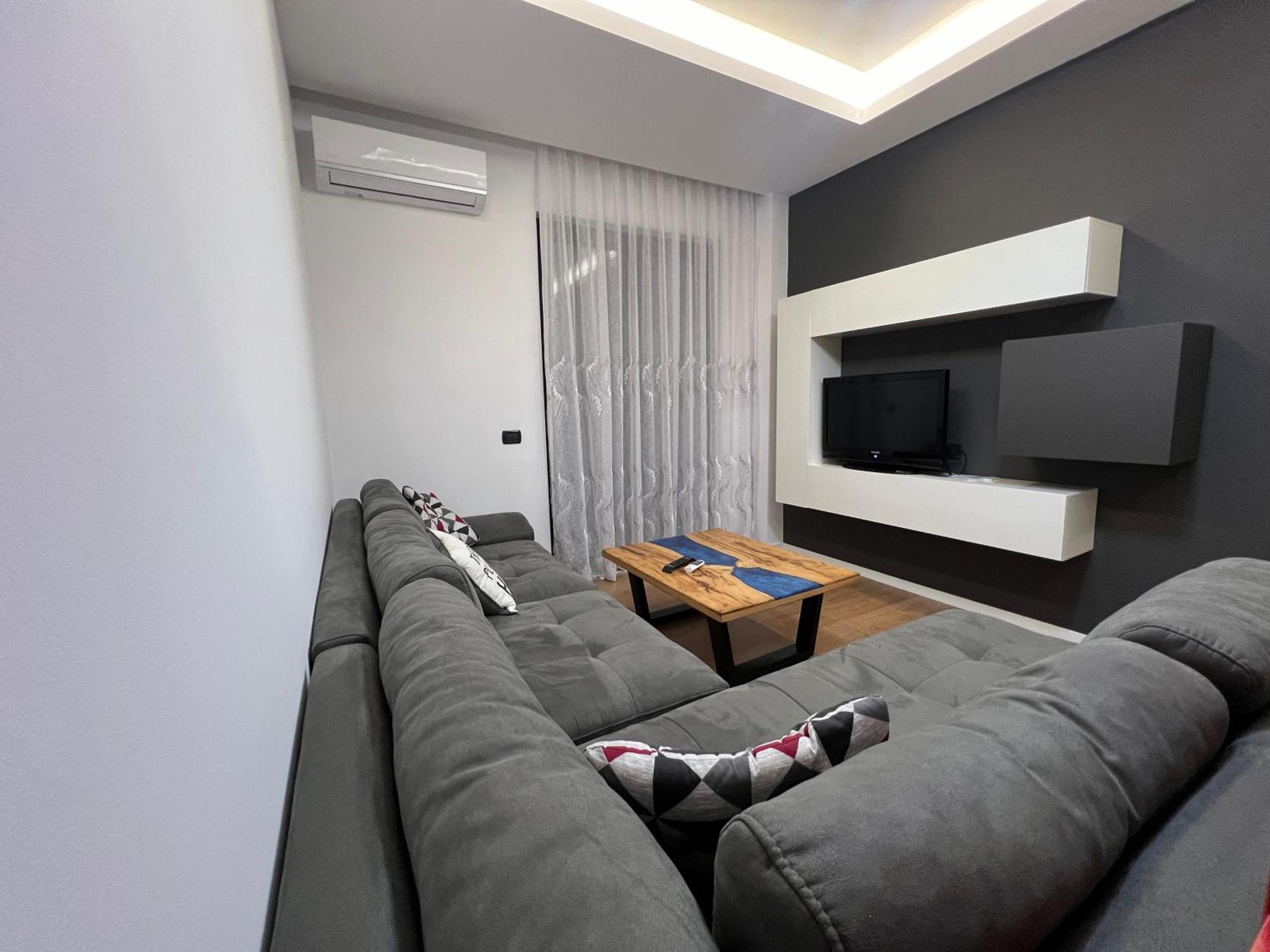 Downtown Grand Comfort Tirana Exterior photo