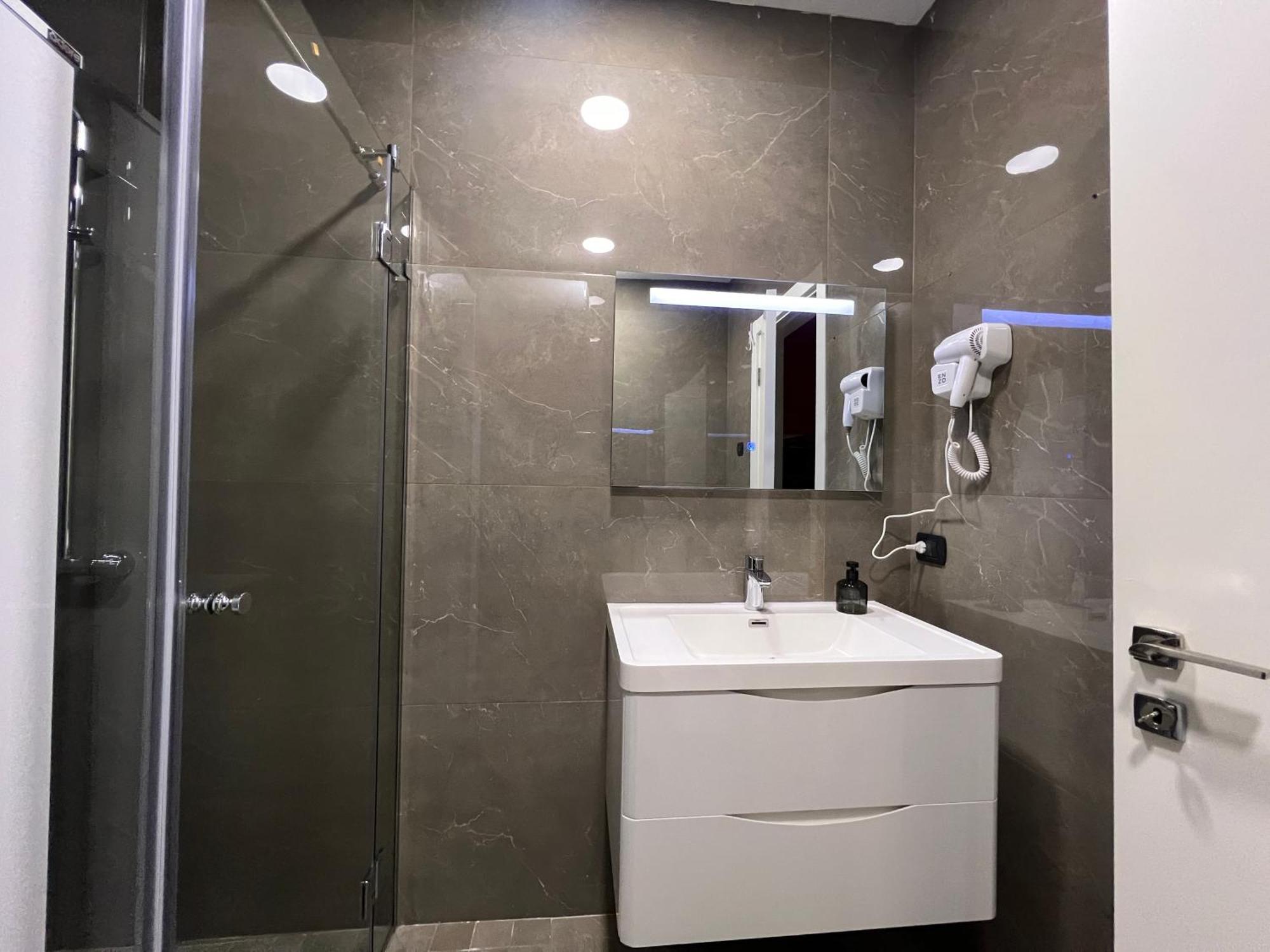 Downtown Grand Comfort Tirana Exterior photo